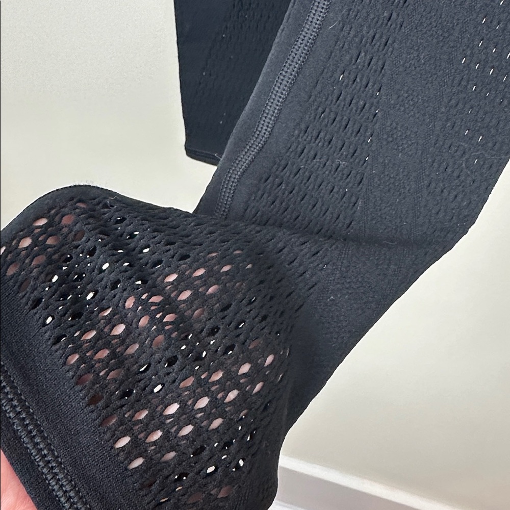 lululemon athletica Black High-Waisted Mesh Detailing Leggings Size 4